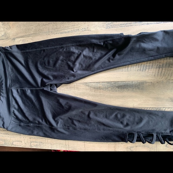 Black leggings - Picture 2 of 2